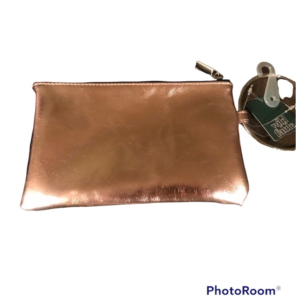 WILD FABLE Metallic Wristlet Clutch Large Ring Bag Wallet Purse Holiday NEW Gift